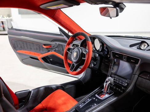 Used 2018 Porsche 911 GT2 RS image 38