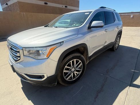 Used 2017 GMC Acadia SLE AWD/4WD image 4