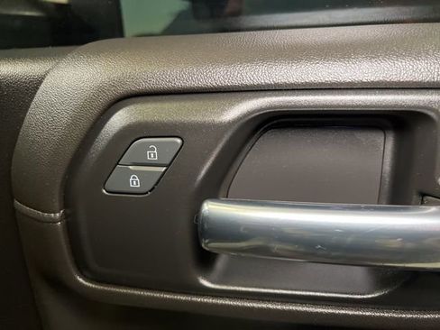 Used 2022 GMC Sierra 2500 SLT w/ SLT Convenience Package image 80