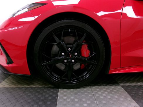 Used 2024 Chevrolet Corvette Stingray Premium Conv w/ Z51 Performance Package RWD image 22