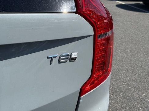 Used 2025 Volvo XC90 T8 Ultra AWD/4WD image 4