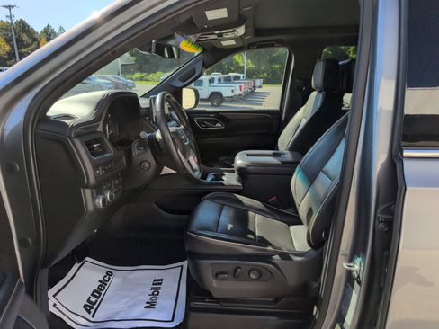 Used 2021 GMC Yukon XL SLT w/ SLT Luxury Plus Package image 19