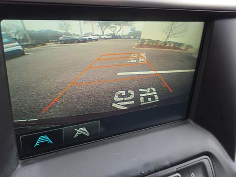 Used 2018 GMC Acadia SLE image 25