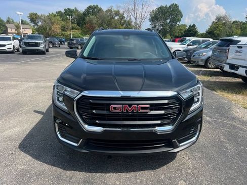 Used 2024 GMC Terrain SLE w/ Driver Convenience Package AWD/4WD image 2