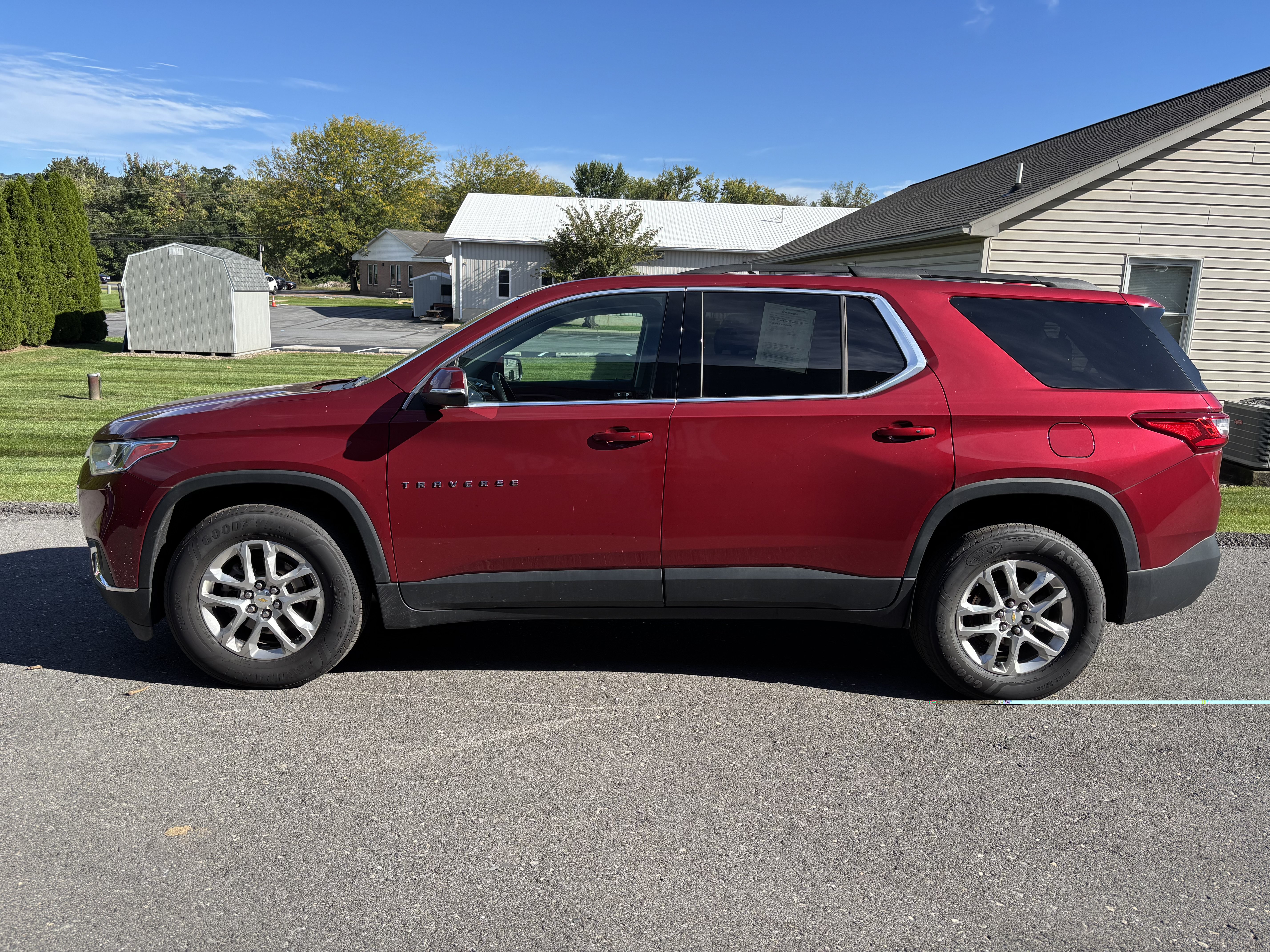 Used 2021 Chevrolet Traverse LT AWD/4WD image 6