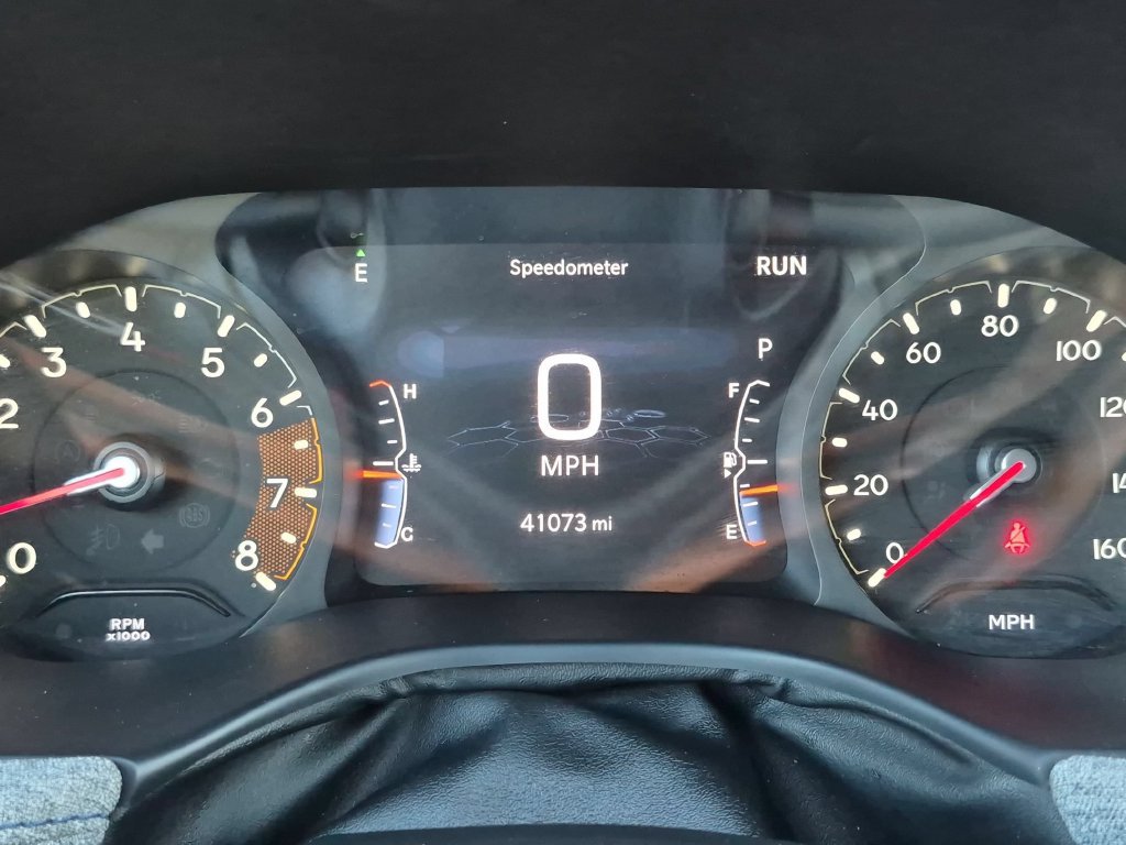 Used 2025 Jeep Compass Latitude w/ Sun & Sound Group AWD/4WD image 13