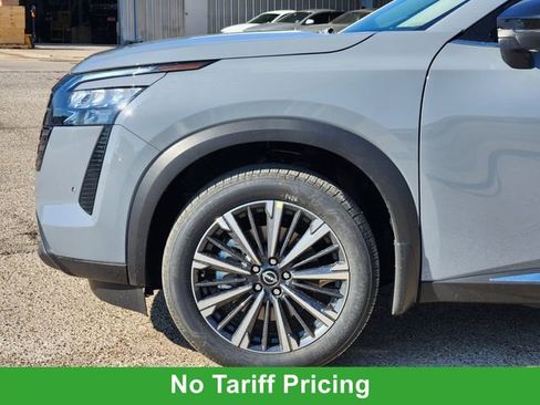 New 2026 Nissan Pathfinder Platinum image 8