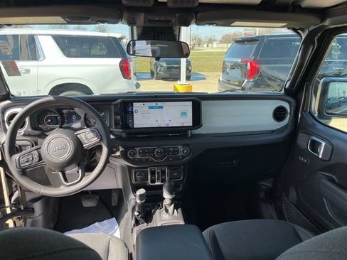 Used 2024 Jeep Wrangler Unlimited Sport AWD/4WD image 12