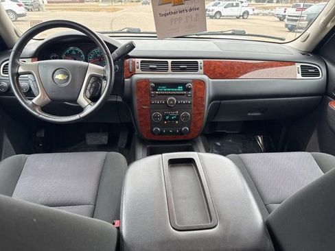 Used 2013 Chevrolet Avalanche LT image 8