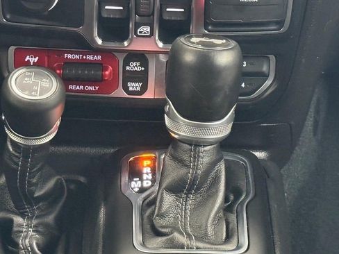 Used 2024 Jeep Wrangler Unlimited Rubicon AWD/4WD image 11