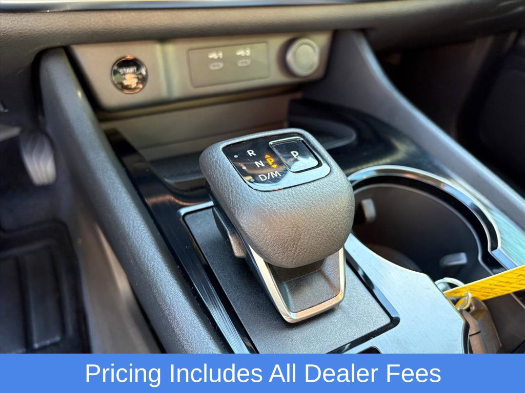 Used 2025 Nissan Rogue S AWD/4WD image 25