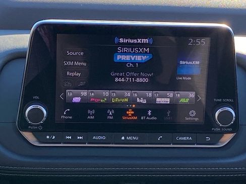 Used 2023 Nissan Rogue SV image 10