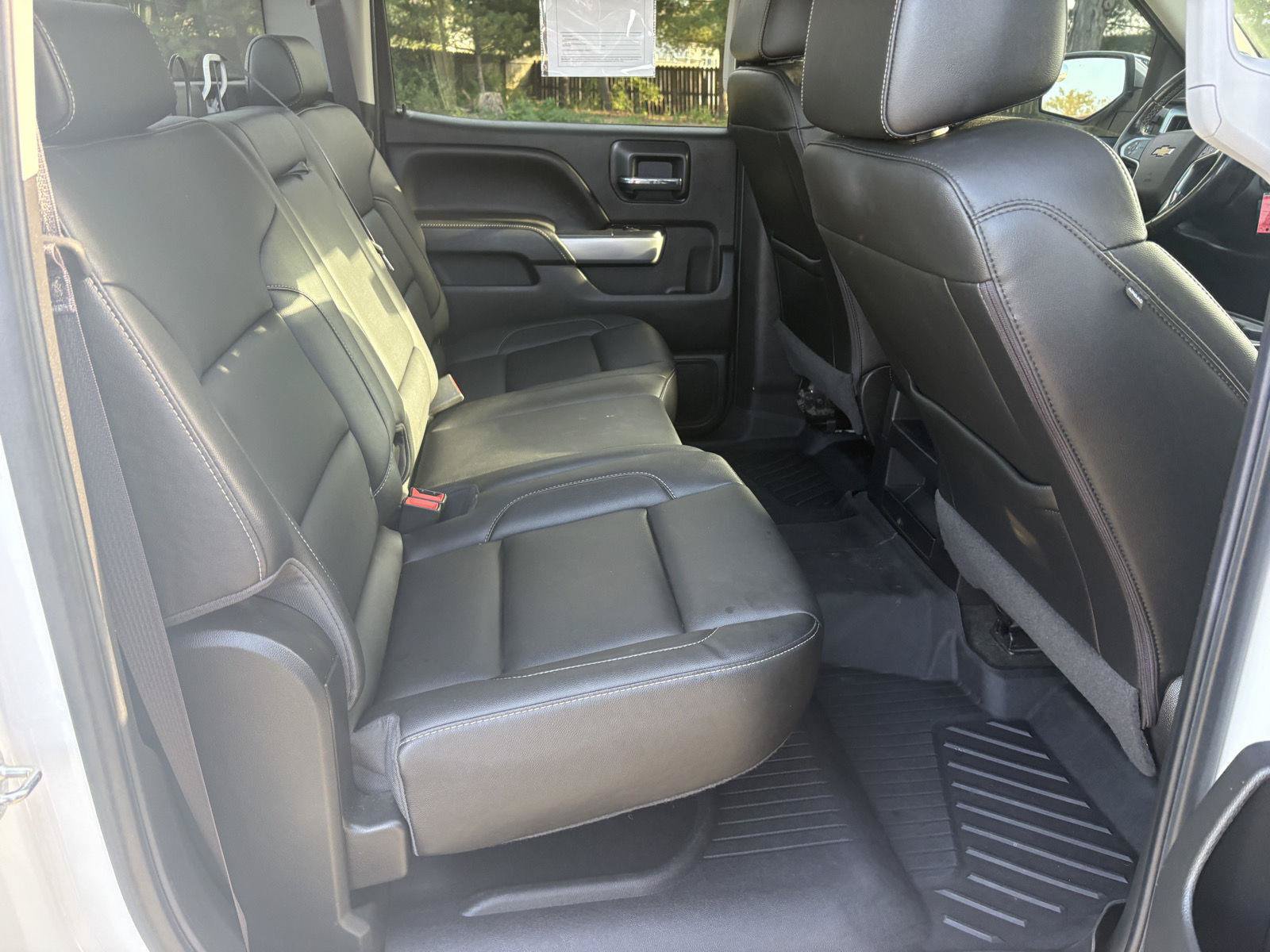 Used 2017 Chevrolet Silverado 1500 LT w/ LT Convenience Package AWD/4WD image 16