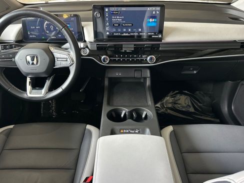 Used 2025 Honda Prologue Touring image 16
