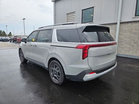 Certified 2025 Kia Carnival EX image 2