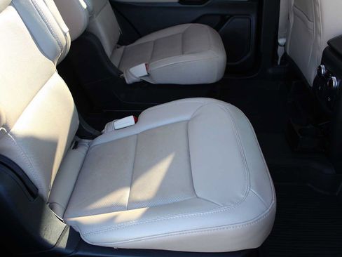 Used 2023 Ford Explorer Limited w/ Limited Technology Package AWD/4WD image 24
