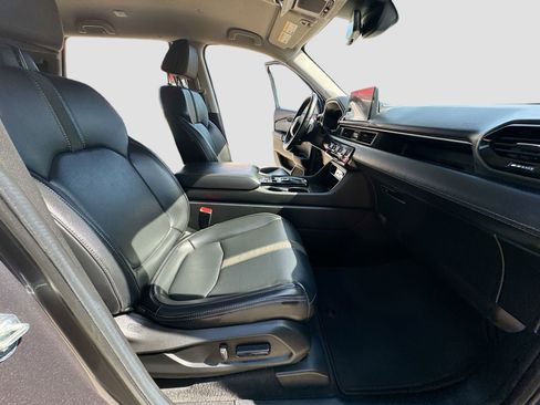 Used 2025 Honda Pilot EX-L image 28