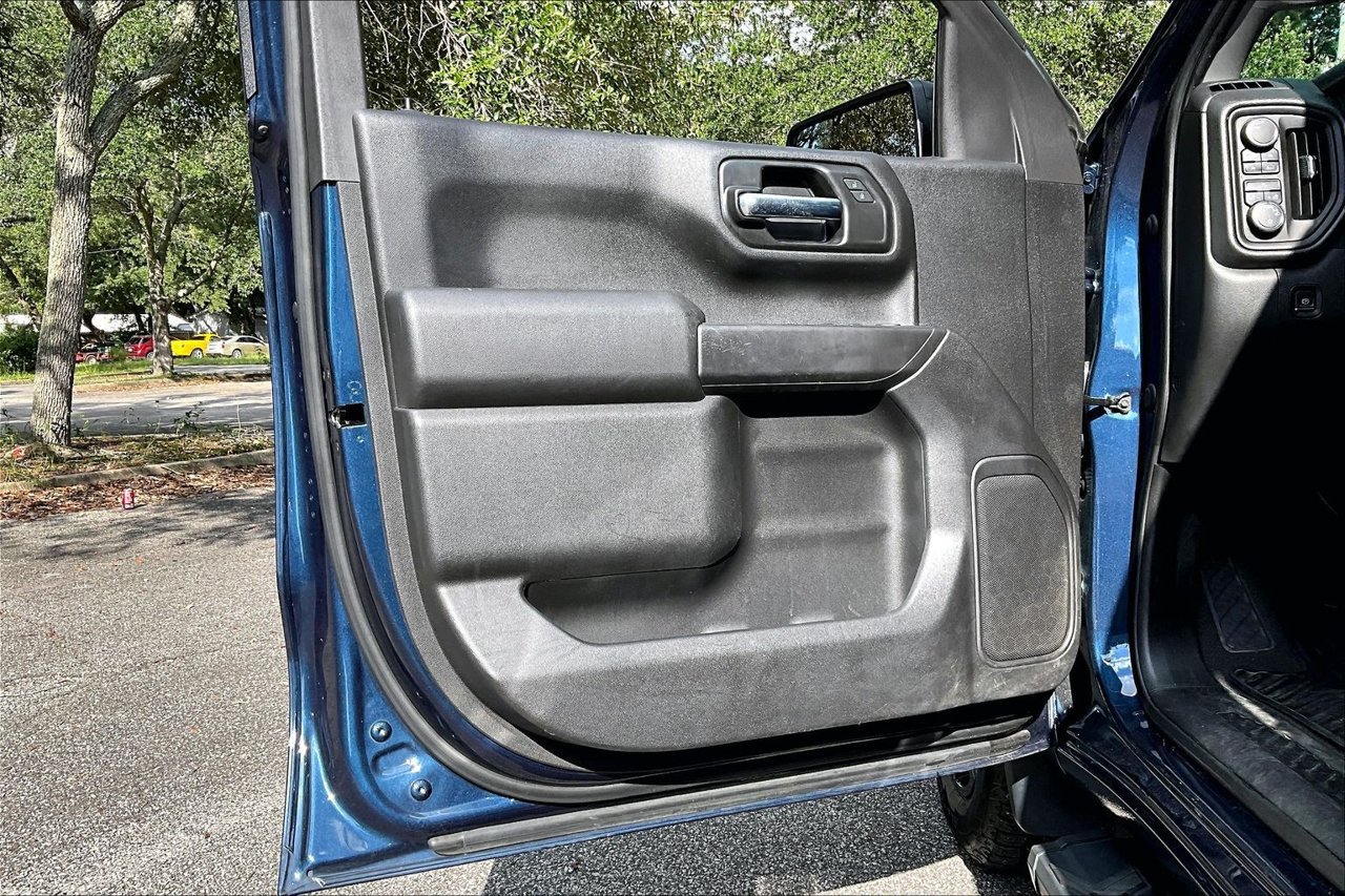 Used 2022 Chevrolet Silverado 1500 Custom AWD/4WD image 17