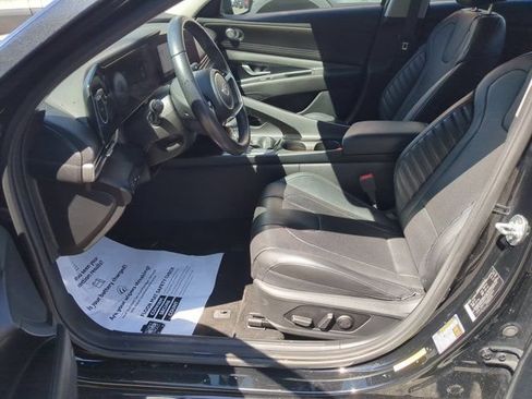 Certified 2023 Hyundai Elantra Limited FWD image 14