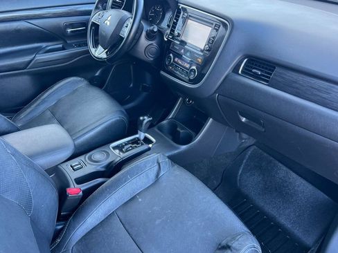 Used 2016 Mitsubishi Outlander SEL FWD image 14