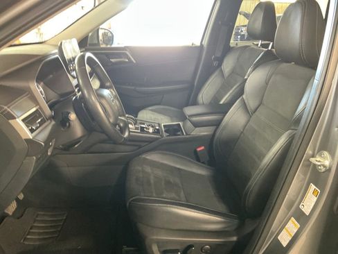 Used 2024 Mitsubishi Outlander SE image 12