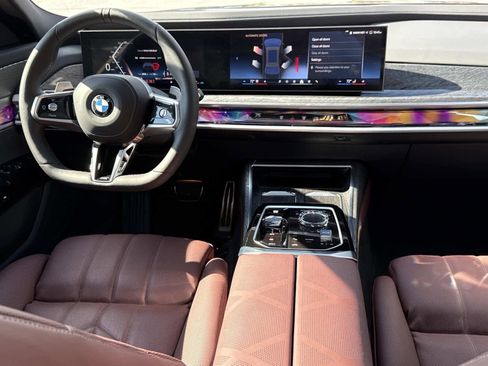 Certified 2025 BMW 760i xDrive 760i xDrive w/ Executive Package image 17