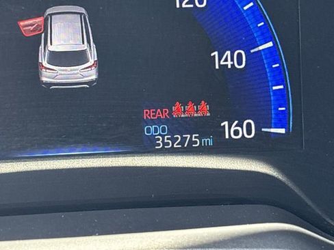 Used 2022 Toyota Corolla Cross XLE w/ Convenience Package FWD image 31