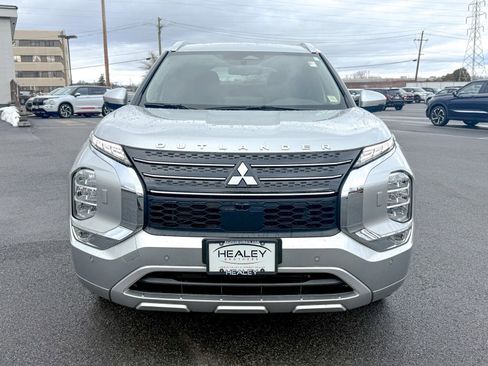 Used 2023 Mitsubishi Outlander SEL image 2