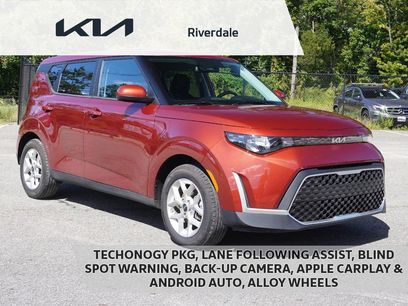 Used 2025 Kia Soul LX w/ LX Technology Package