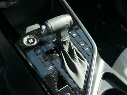 Certified 2025 Kia Niro EX Touring image 21