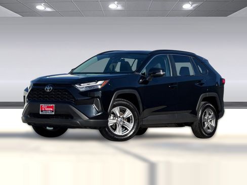 Used 2025 Toyota RAV4 XLE w/ Convenience Package image 25