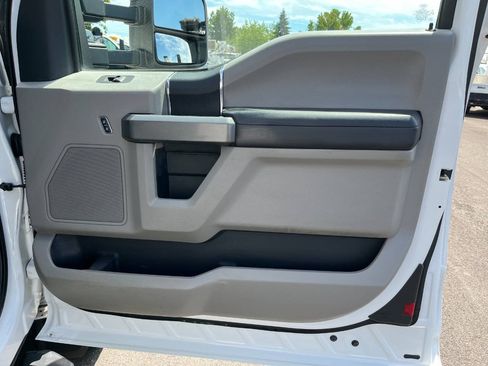 Used 2017 Ford F550 4x4 SuperCab Super Duty image 19