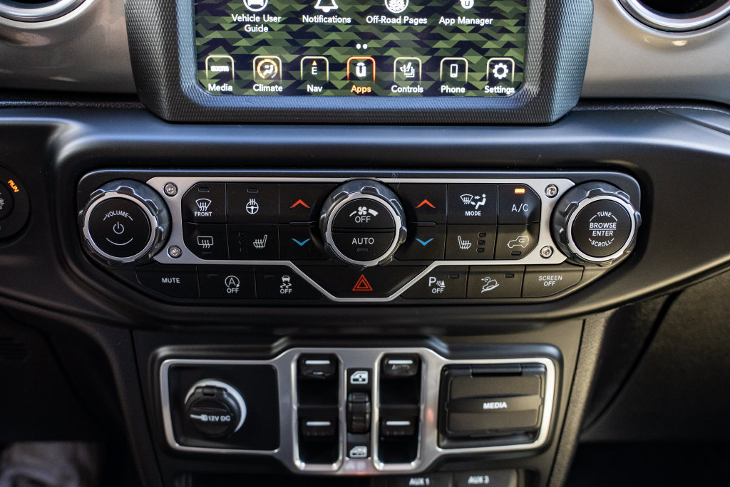 Used 2018 Jeep Wrangler Unlimited Sahara AWD/4WD image 20
