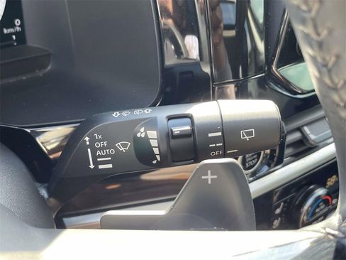 Used 2024 Nissan Pathfinder Platinum w/ Cargo Package image 29