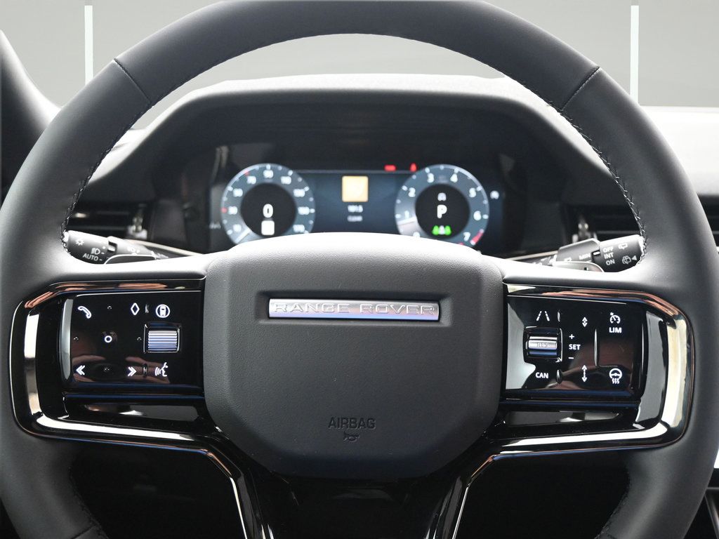 Used 2026 Land Rover Range Rover Evoque Dynamic SE AWD/4WD image 17