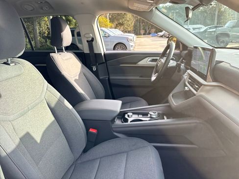 Used 2025 Ford Explorer Active image 29