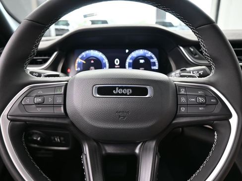 New 2025 Jeep Grand Cherokee L Altitude image 25