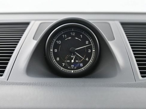 Certified 2023 Porsche Macan AWD/4WD image 21