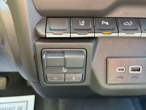 Used 2024 Chevrolet Silverado 2500 Custom w/ Custom Value Package AWD/4WD image 33