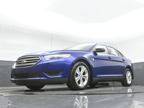 Used 2015 Ford Taurus SE FWD image 29