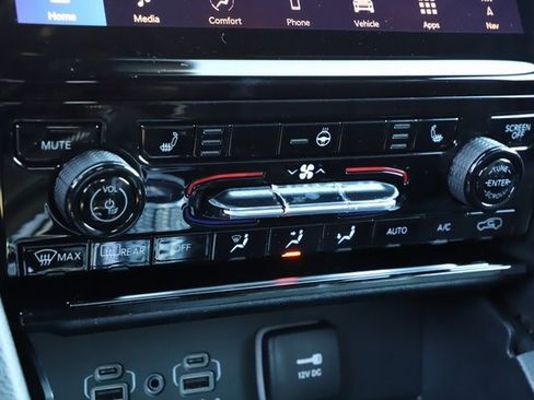 New 2025 Jeep Grand Cherokee Limited image 30