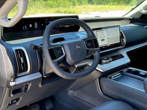 New 2026 Ford Expedition Max Active RWD image 5