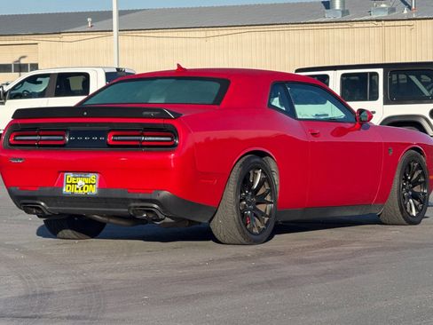 Used 2016 Dodge Challenger SRT Hellcat RWD image 4