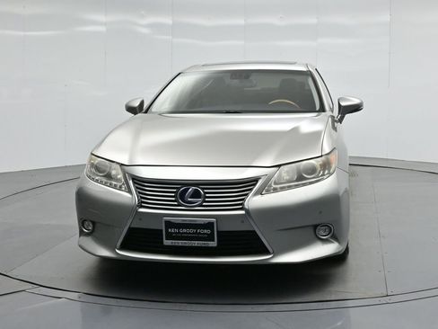 Used 2015 Lexus ES 300h image 55