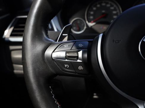 Used 2018 BMW M4 Coupe RWD image 31
