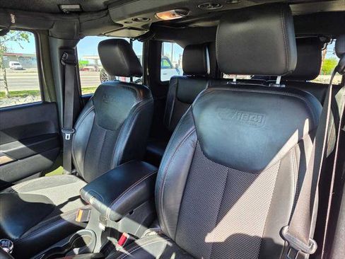 Used 2016 Jeep Wrangler Unlimited Sahara AWD/4WD image 21