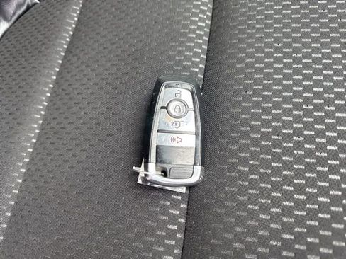 Used 2025 Ford Escape ST-Line FWD image 5