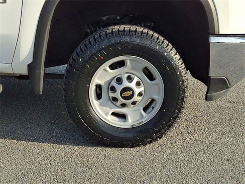 Used 2024 Chevrolet Silverado 2500 W/T w/ WT Convenience Package image 8