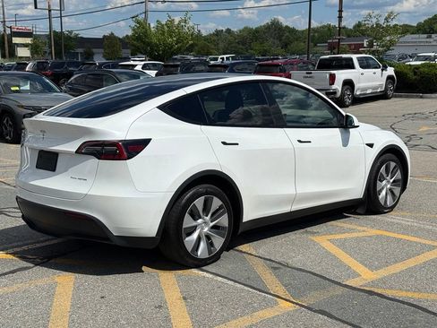Used 2022 Tesla Model Y Long Range AWD/4WD image 6
