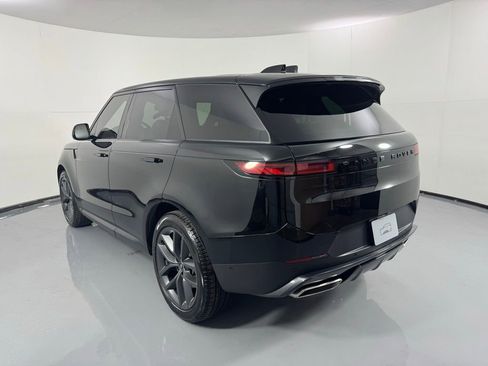 Used 2025 Land Rover Range Rover Sport SE AWD/4WD image 7